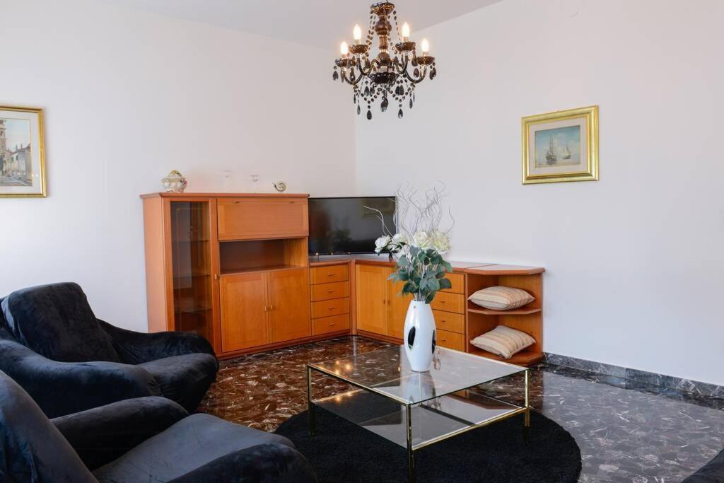 Villa Viola-Comoda Villetta A كابرينو فيرونيسي المظهر الخارجي الصورة